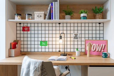 Silver Plus En suite at Ty Nant, 180 High Street, City Centre, Swansea, SA11NE - Image 2